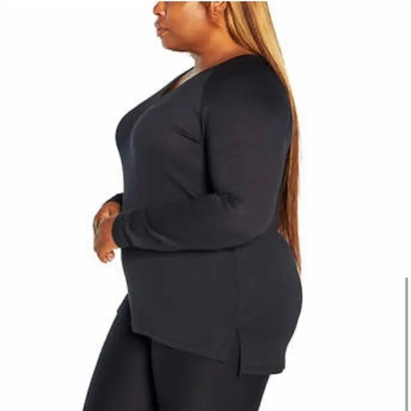 Banana Republic Ladies' Long Sleeve V-Neck Top - Picture 2 of 10